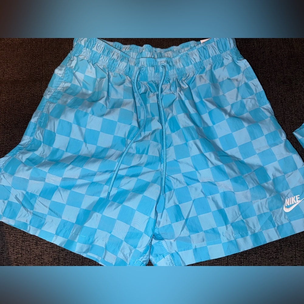 Nike Mens Blue Checkered Shorts - Picture 2 of 2